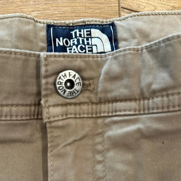The North Face Men's Tan Shorts - Picture 4 of 7